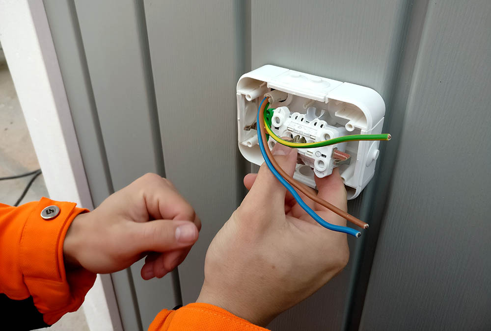 Local commercial electrical specialists Bedfordshire